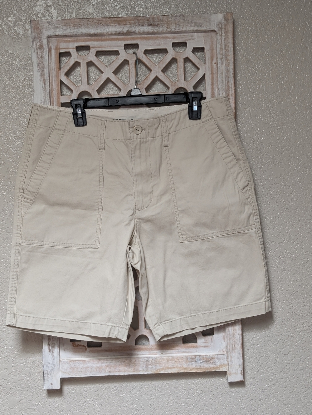Old Navy Shorts Men Sz 34 BeigeLived-In Straight 9 Inch Inseam Flat Front Cotton